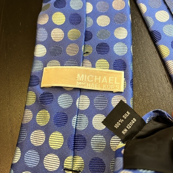 Michael Kors 100% Silk Tie - Picture 3 of 3